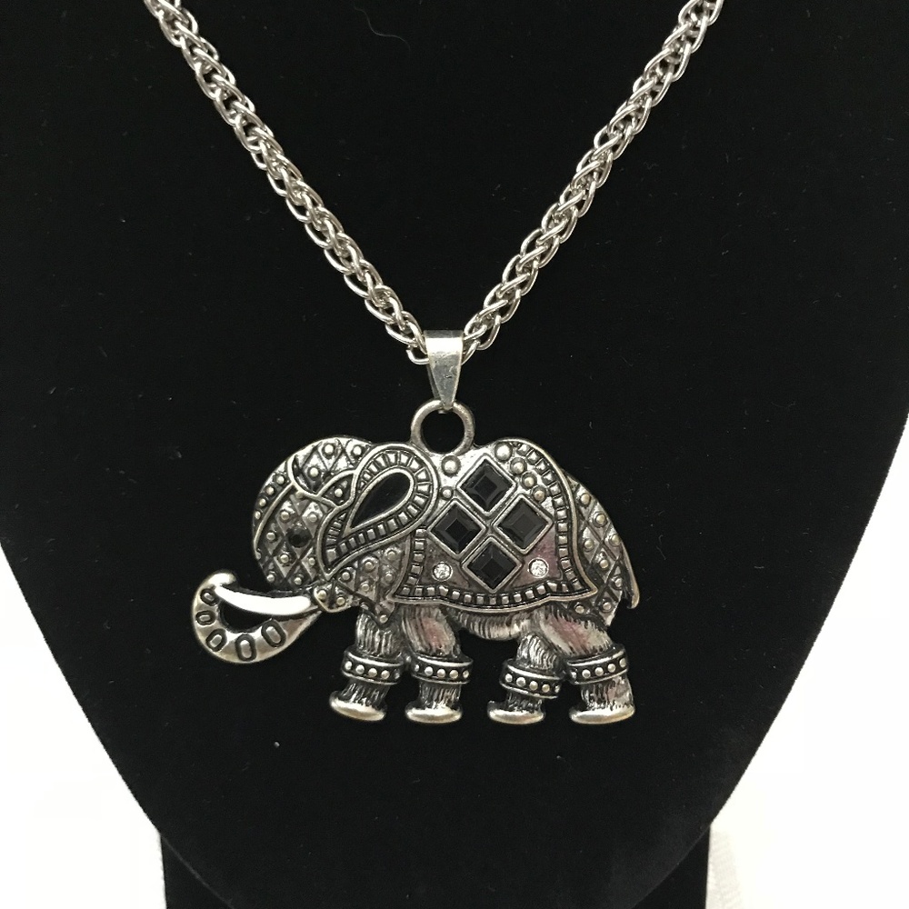 Sliver Elephant Necklace